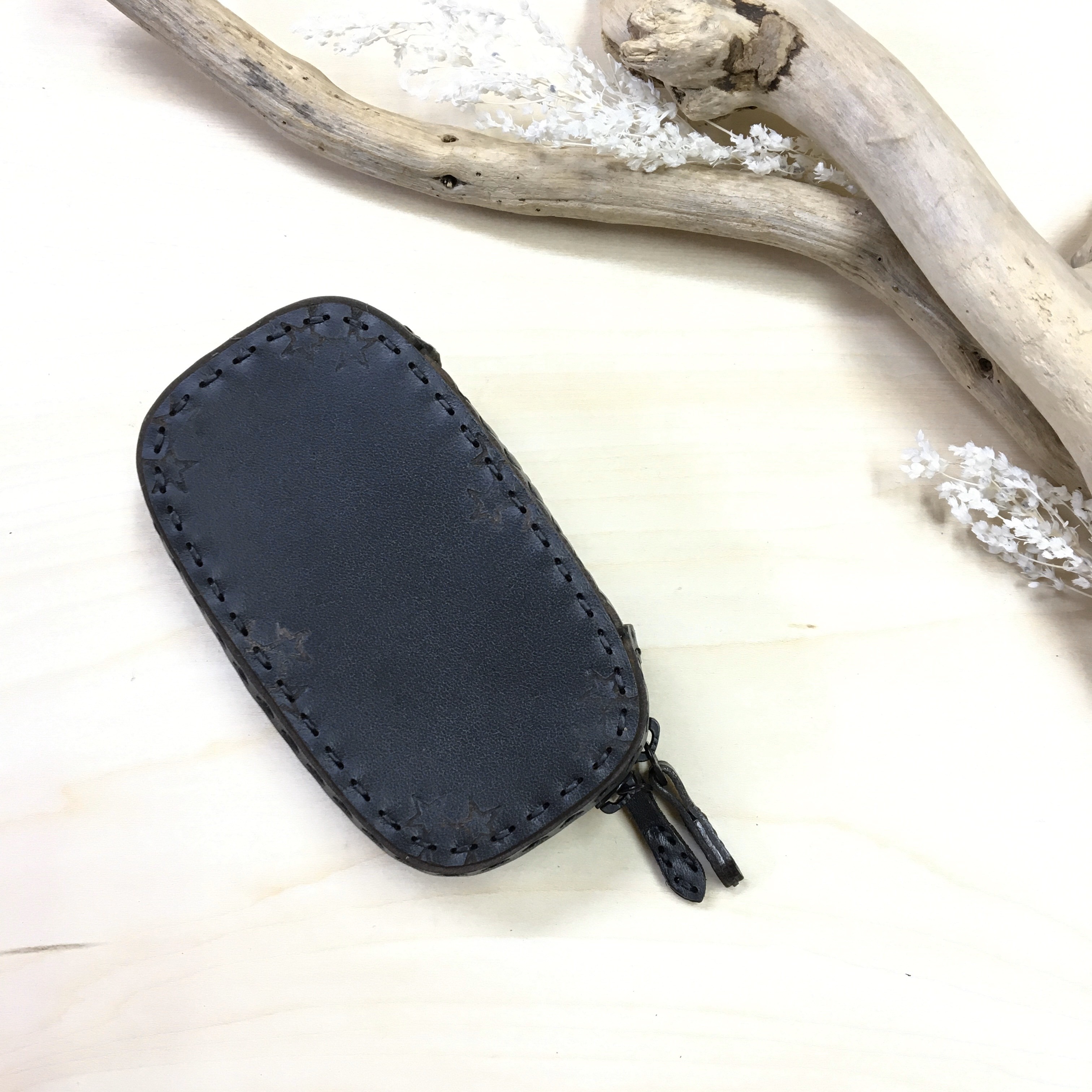 レザーキーケース　ハンドメイドレザー　手縫い　クラフトレザー　ojagadesign  オジャガデザイン