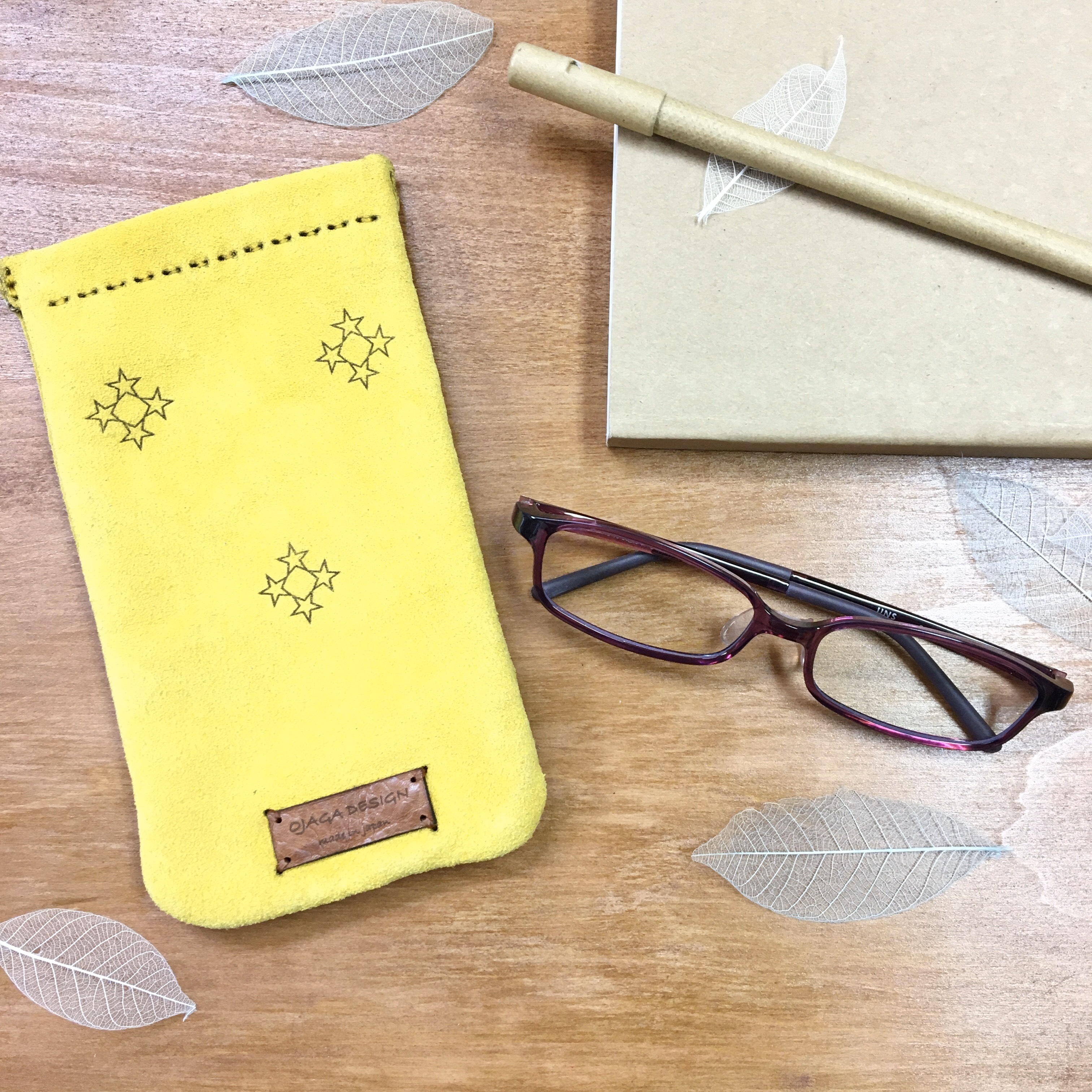 スエードメガネケース　ハンドメイドレザー　手縫い　クラフトレザー　ojagadesign  オジャガデザイン