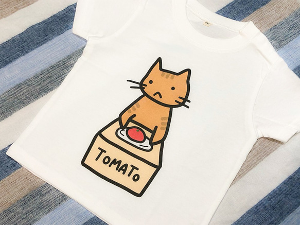 トマト猫 キッズTシャツ 【カラー：赤・白】 1枚目の画像