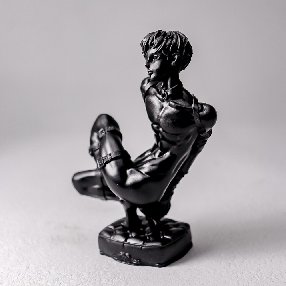 You too, release yourself ”BLACK”/ STATUE