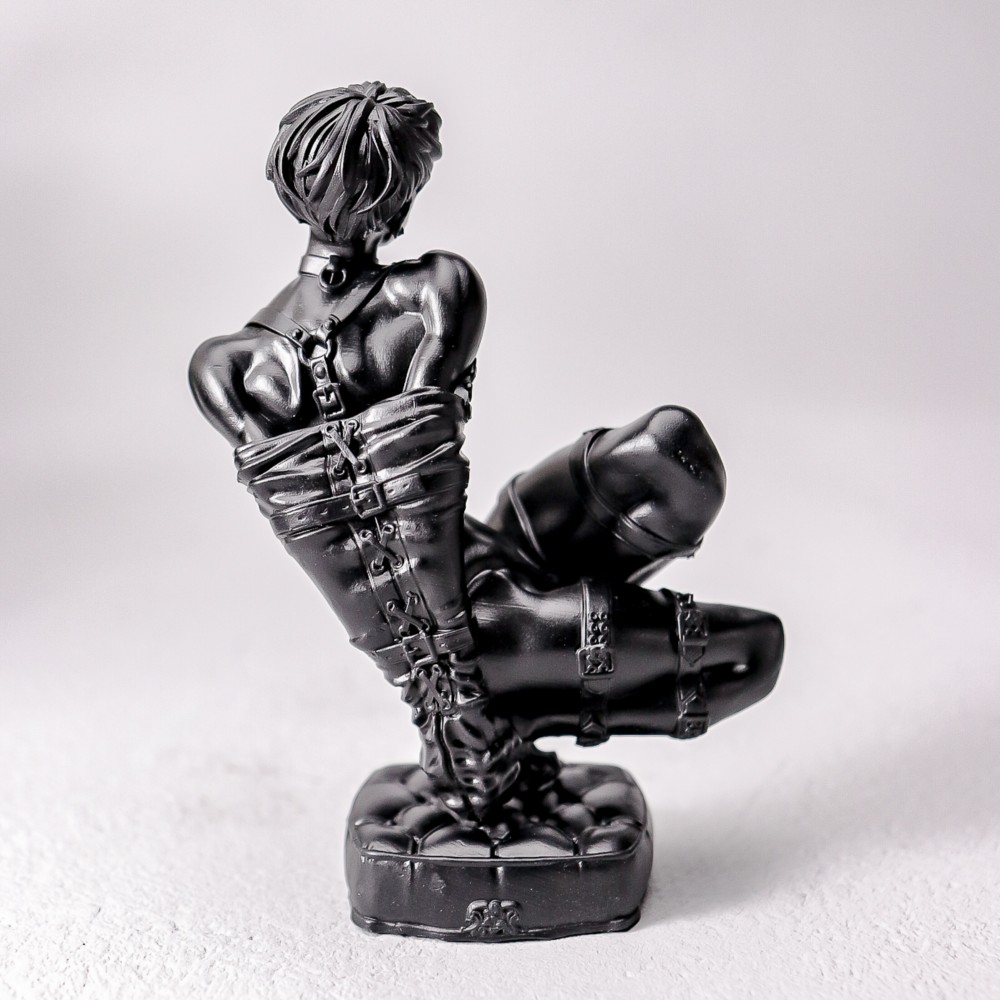 You too, release yourself ”BLACK”/ STATUE