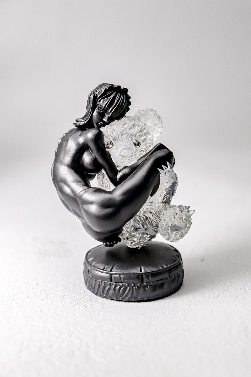 Hold you back "BLACK" / STATUE