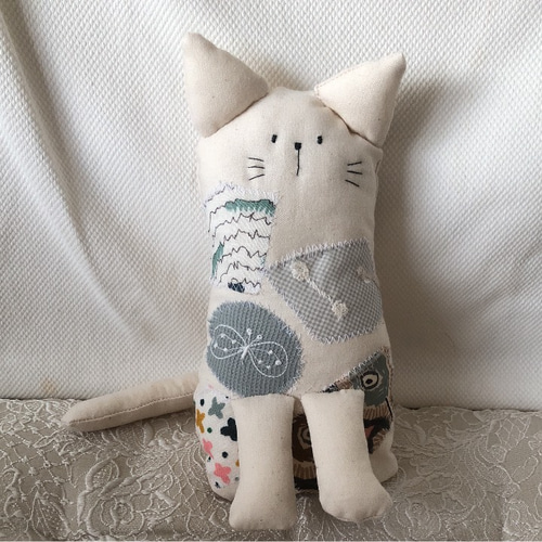 ミナペルホネン・ハンドメイド☆うとうと居眠りねこちゃん・大きめさん♪ ミナペルホネン はぎれ ♡猫ちゃん その他人形 aya 通販 5645671