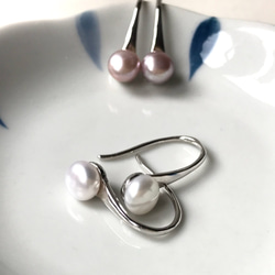 珍珠丸子-純銀鍍白金耳勾、淡水珍珠 第2張的照片