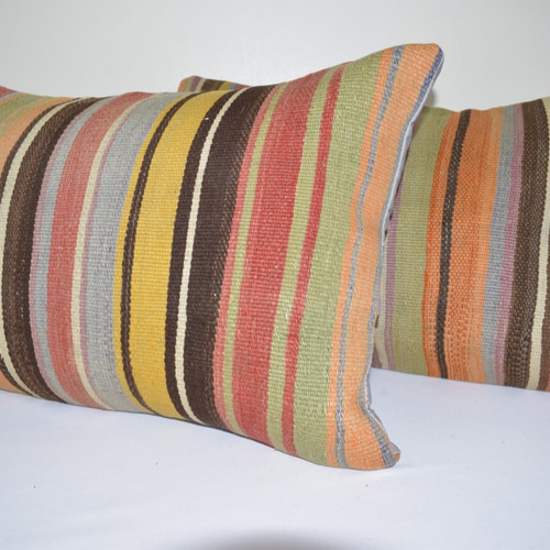 クッションカバー ストライプ キリム オールドキリムを使った、ストライプ模様がおしゃれなクッション
