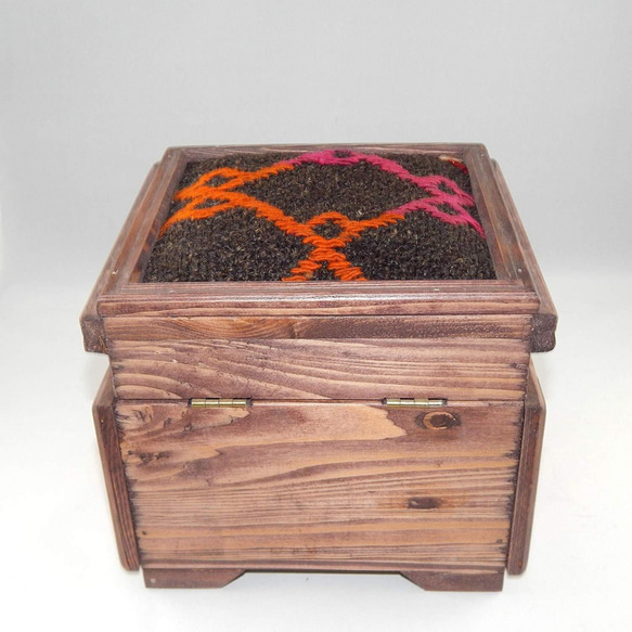 トルコのキリムボックス、ヴィンテージの木製のユニークな箱、母の日プレゼント、ジュエリーボックス、装飾的な収納、キリムの敷 3枚目の画像
