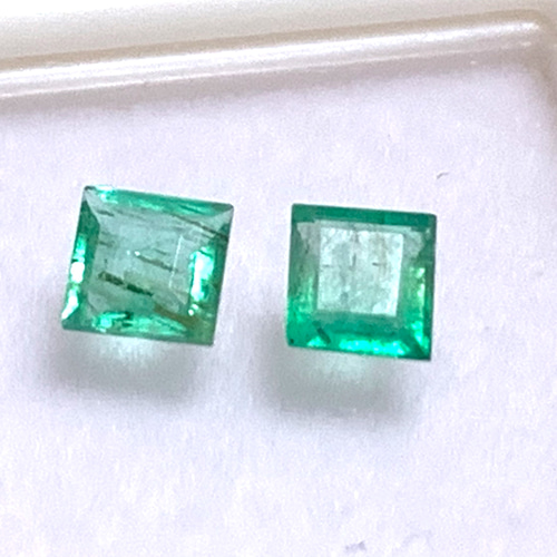 エメラルドルース スクエア 4mm 2個 天然石 pedrista 通販｜Creema 