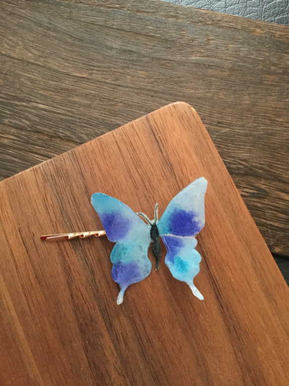 和紙の蝶々　ヘアピンGL　青 1枚目の画像