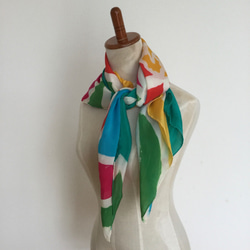 型染　シルクスカーフ　椿柄 3枚目の画像