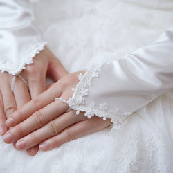 【販売終了】サテン フィンガーレス グローブ・肘下 ⑫|結婚式 挙式 花 レース ロング  ウエディング 花嫁 1枚目の画像