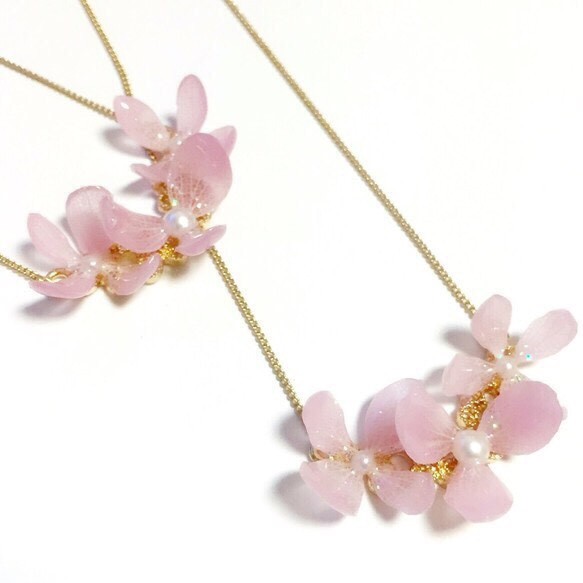 貨真價實的绣球花<Sakura-colored>項鍊(RP-CB-N-Lined) 第2張的照片