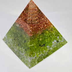 ≪定制≫ 橄欖石【正能量、舒緩壓力、淨化】金字塔有機長石 第3張的照片