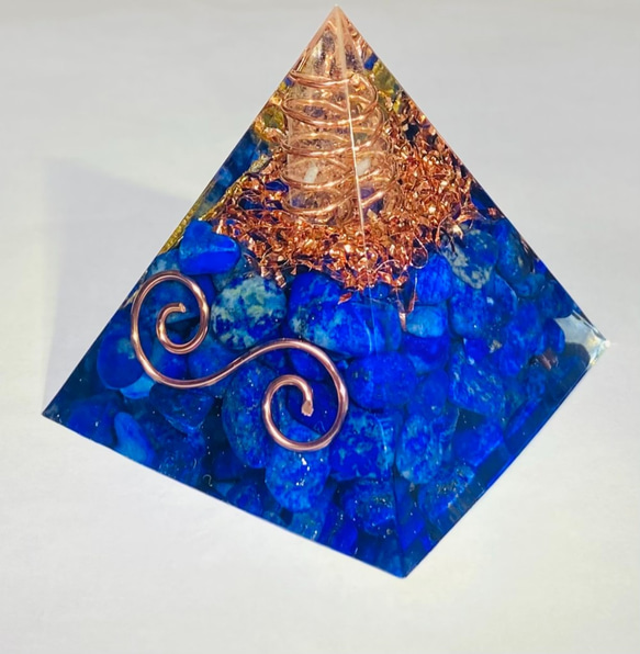 ≪定制≫ 青金石 [Good Luck/Amulet] Dragon Pyramid Orgonite 第2張的照片