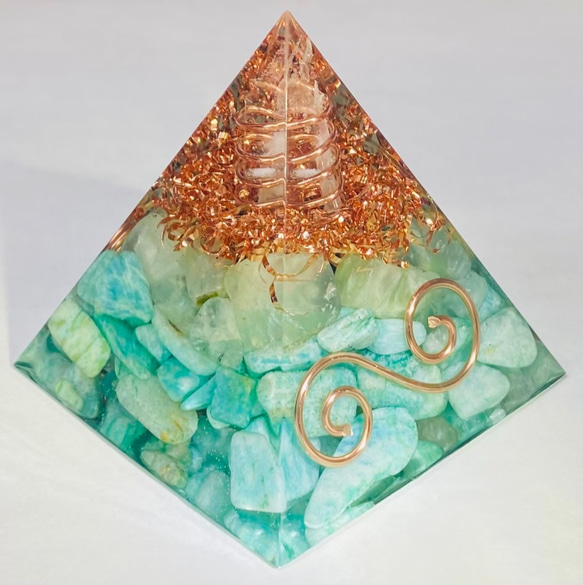 ≪受注制作≫【前向き・決断力UP】フラワーオブライフ六芒星 ピラミッド型 オルゴナイト 3枚目の画像