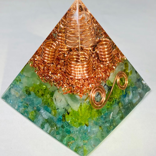 ●オリジナルピラミッド型オルゴナイト●　願いに合わせたオルゴナイト SALE中！【判断力UP・ストレス軽減・リラックス】フラワーオブライフ