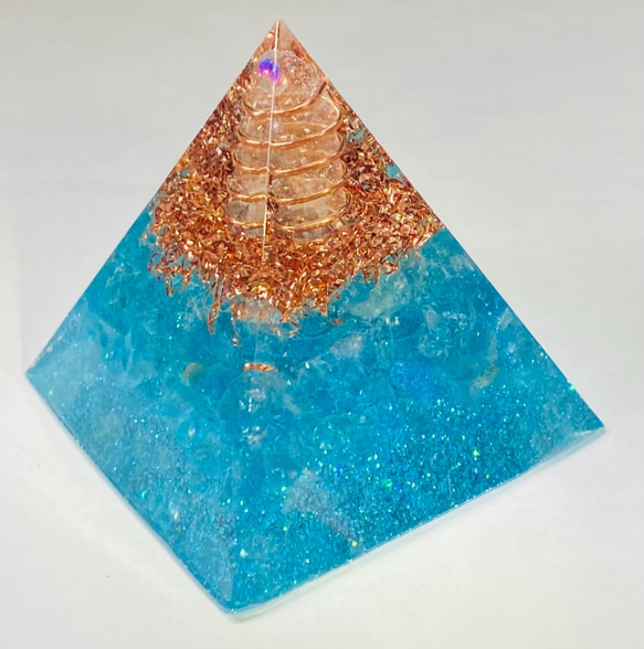 ≪受注制作≫アパタイト【新生活・ストレス緩和・浄化】ピラミッド型 オルゴナイト 2枚目の画像