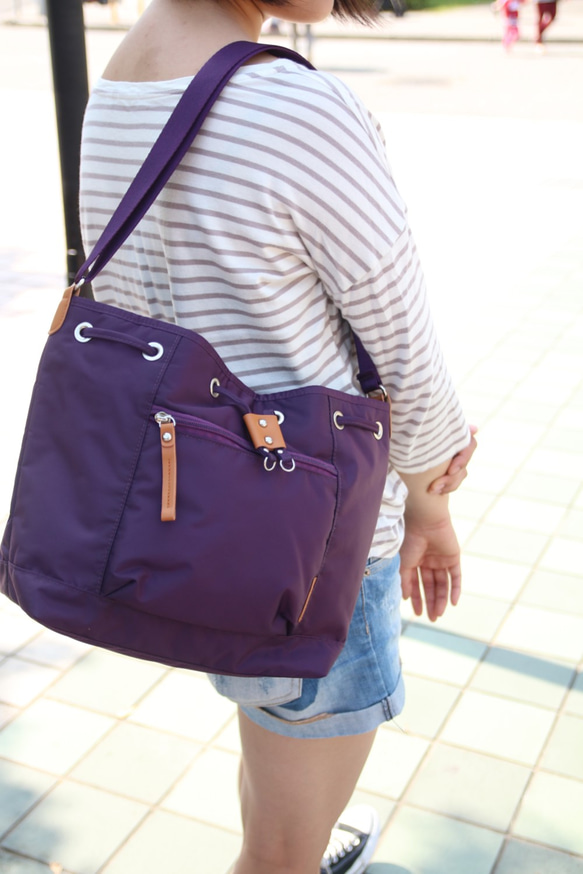 【KOPER】輕甜焦糖-Brisk束口斜肩包 幻想紫(MIT台灣製造) 第2張的照片