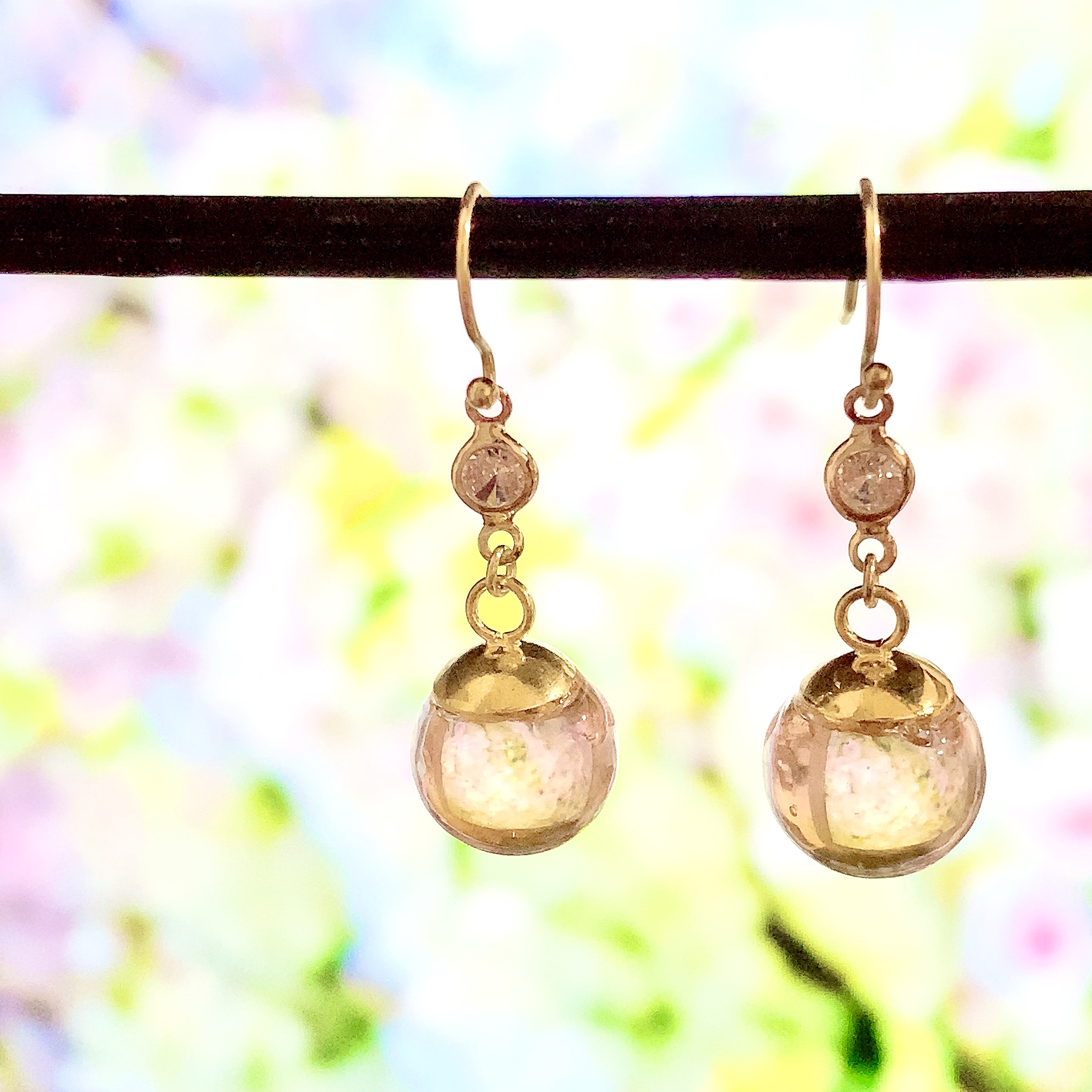 オーラソーマ風ガラスドーム レジン ピンク×オレンジ ピアスor