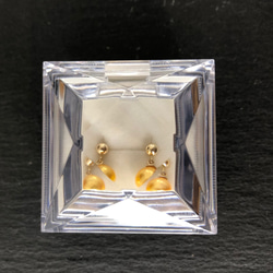 伊勢志摩あこや真珠のゴールドカラーピアス 6枚目の画像