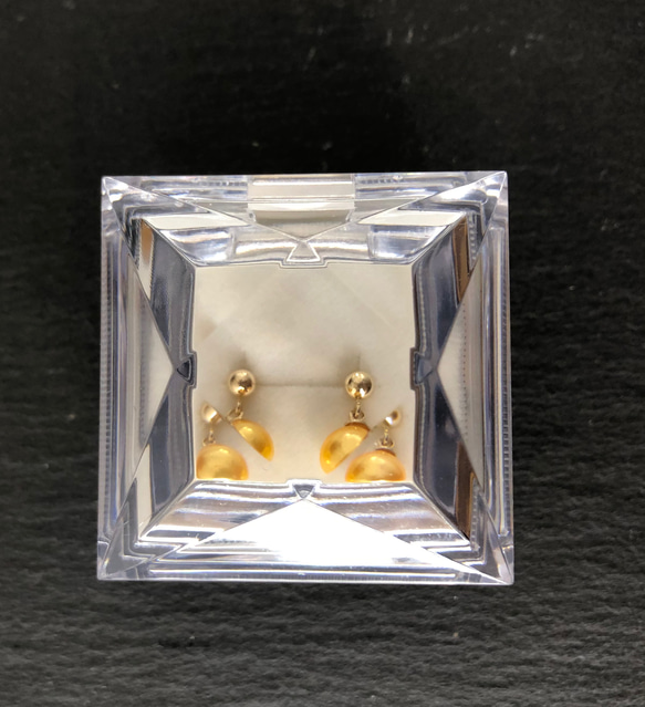 伊勢志摩あこや真珠のゴールドカラーピアス 6枚目の画像