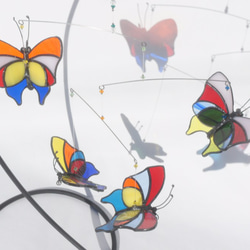 ステンドグラス「四頭の蝶のモビール」 1枚目の画像