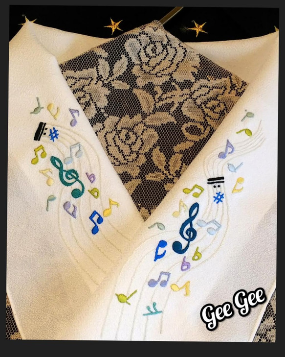 手刺繍半襟 カラフル 踊る五線譜☆踊る音符達 縦柄 グリーン系 和装