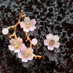 桜の枝ピアスorイヤリング 1枚目の画像