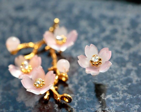 桜の枝ピアスorイヤリング 3枚目の画像