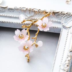 桜の枝ネックレス 2枚目の画像