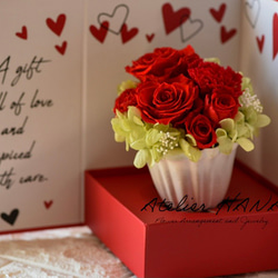 赤い薔薇とカーネーションが綺麗なプリザーブドフラワー アレンジメント✨ 専用ギフトボックス付き 2枚目の画像