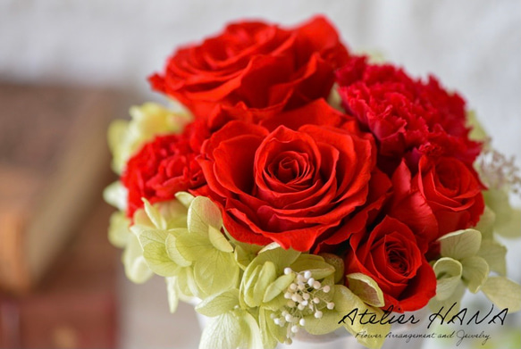 赤い薔薇とカーネーションが綺麗なプリザーブドフラワー アレンジメント✨ 専用ギフトボックス付き 7枚目の画像