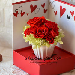 赤い薔薇とカーネーションが綺麗なプリザーブドフラワー アレンジメント✨ 専用ギフトボックス付き 8枚目の画像