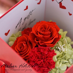 赤い薔薇とカーネーションが綺麗なプリザーブドフラワー アレンジメント✨ 専用ギフトボックス付き 10枚目の画像
