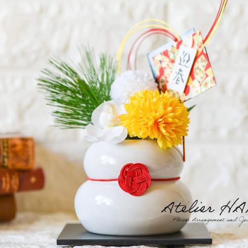 ドライフラワー　迎春　お正月飾り　ホワイトインテリア　鏡餅　ソーラーローズ 特集掲載⭐︎『早割お正月2023』迎春 華やかな鏡餅が可愛いお正月飾り