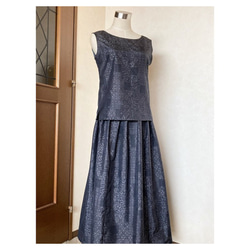 【Spring Sale!】着物リメイク◇大島紬のタックギャザースカートとプレーントップス（セットアップ） 2枚目の画像