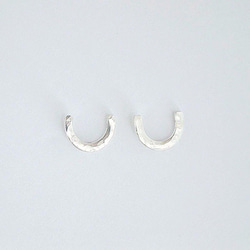 Curve studs . Silver 第1張的照片