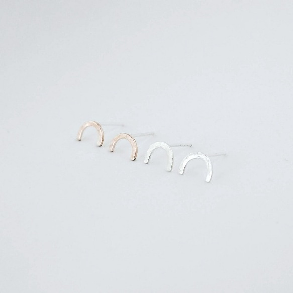 Curve studs . Silver 第3張的照片