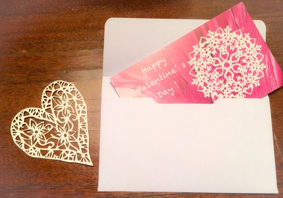 切り絵のバレンタインカード /２枚組/ 薔薇とハートの切絵入り/AtelierTanTan 3枚目の画像