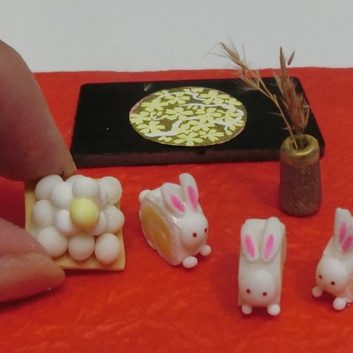 十五夜・お月見ウサギのロールケーキ飾り その他置物