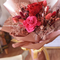紅莓果醬．愛情是紅色．情人節禮物．拍婚紗照捧花．永生花花束．華麗系 第1張的照片