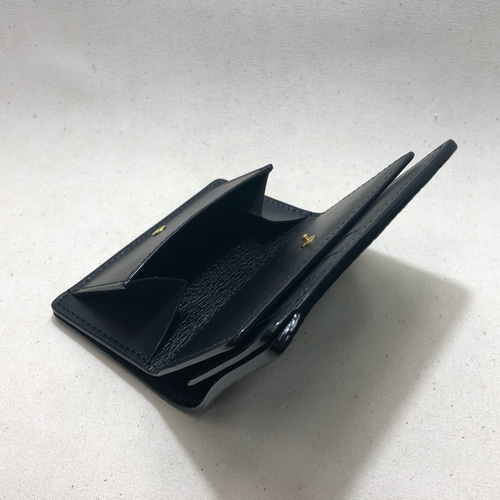 極美品 ガルーシャコンパクトウォレット エイ革 楽天市場】【プレゼントキャンペーン中】「紫は派手？」を解決