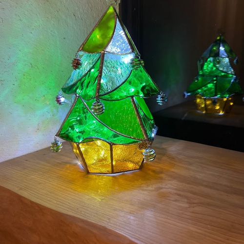 クリスマスツリー（ステンドグラスのランプ） スタンドライト 