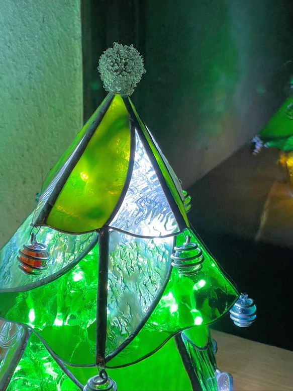 クリスマスツリー（ステンドグラスのランプ） 6枚目の画像