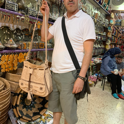 モロッコショルダーバッグ山羊革で軽くて丈夫 ショルダーバッグ