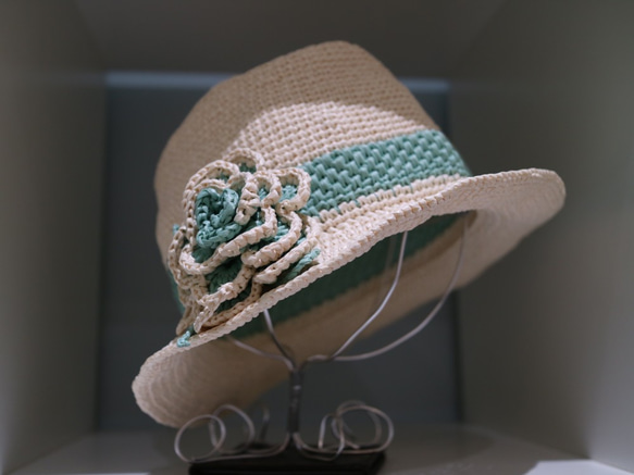 hat for woman手工鉤針編織草帽遮陽帽拉菲亞草帽米色女帽婦人帽子情侶帽茶花生日禮物交換禮物母親節禮物有時尚有形 第5張的照片