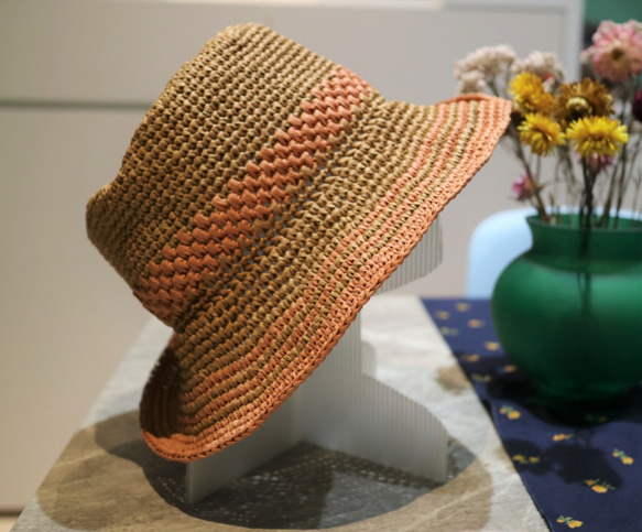 女性のための帽子手作りかぎ針編みの麦わら帽子日よけ帽ラフィア麦わら帽子女性の帽子漁師の帽子古典的な形の誕生日プレゼントバレンタイ 2枚目の画像