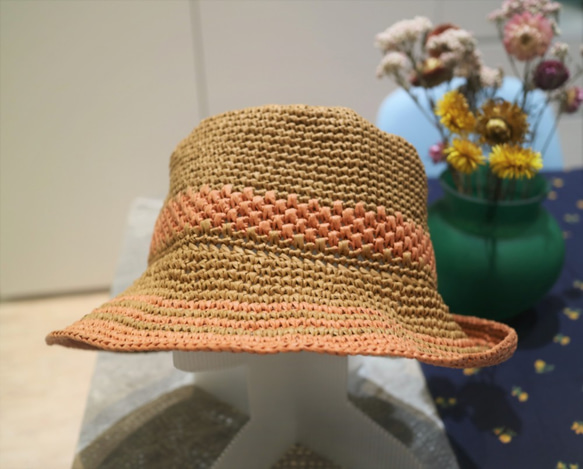 hat for woman手工鉤針編織草帽遮陽帽拉菲亞草帽婦人帽漁夫帽經典造型生日禮物情人節禮物 第4張的照片