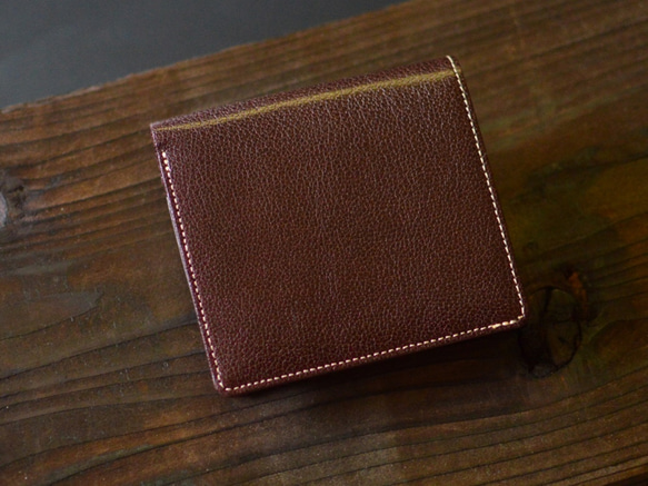 【経年変化を楽しむ：ダークブラウン】ベビーバッファロー本革製 二つ折り財布　MK-3008-BS-1 2枚目の画像