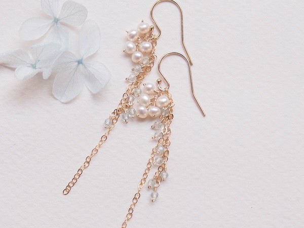 淡水パールとスカイブルートパーズのロングピアス（14kgf）／イヤリング