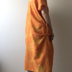 着物リメイクワンピース Vネックオレンジ 4枚目の画像